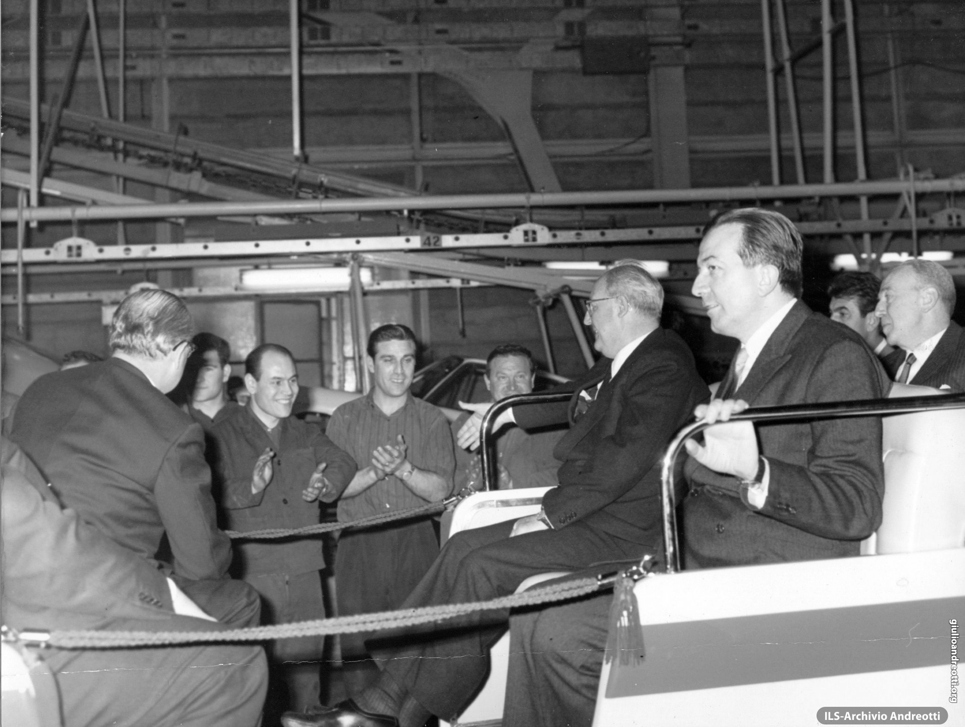 Torino, 8 marzo 1966. Il Presidente della Repubblica Saragat in visita agli stabilimenti Fiat accompagnato da Andreotti, ministro dell’Industria. 