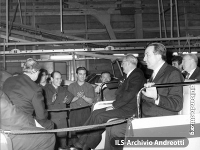 Torino, 8 marzo 1966. Il Presidente della Repubblica Saragat in visita agli stabilimenti Fiat accompagnato da Andreotti, ministro dell’Industria.