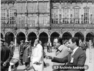 Copenaghen 6 aprile 1978. Andreotti giunge al Vertice della Comunità economica europea.
