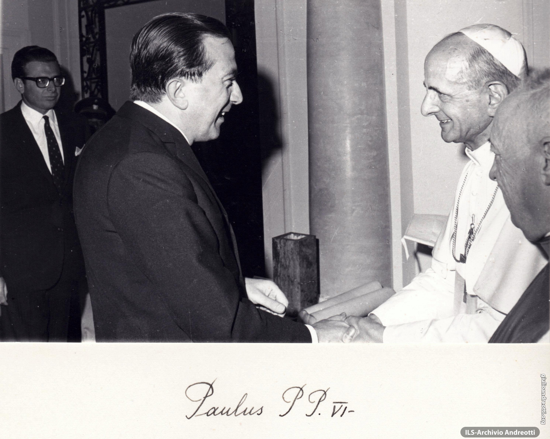 Foto con dedica dell’incontro con papa Paolo VI a Bogotà, il 13 agosto 1968, in occasione del Congresso eucaristico internazionale